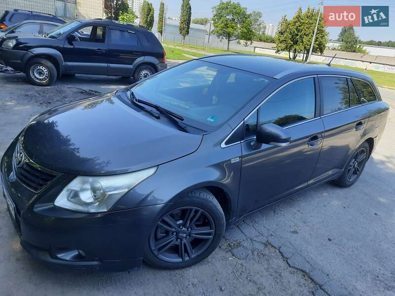 Toyota Avensis 2010