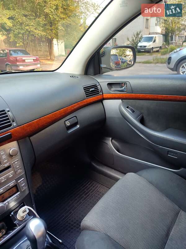 Седан Toyota Avensis 2007 в Киеве