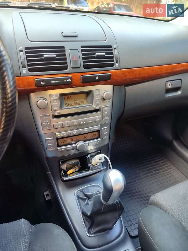 Седан Toyota Avensis 2007 в Киеве