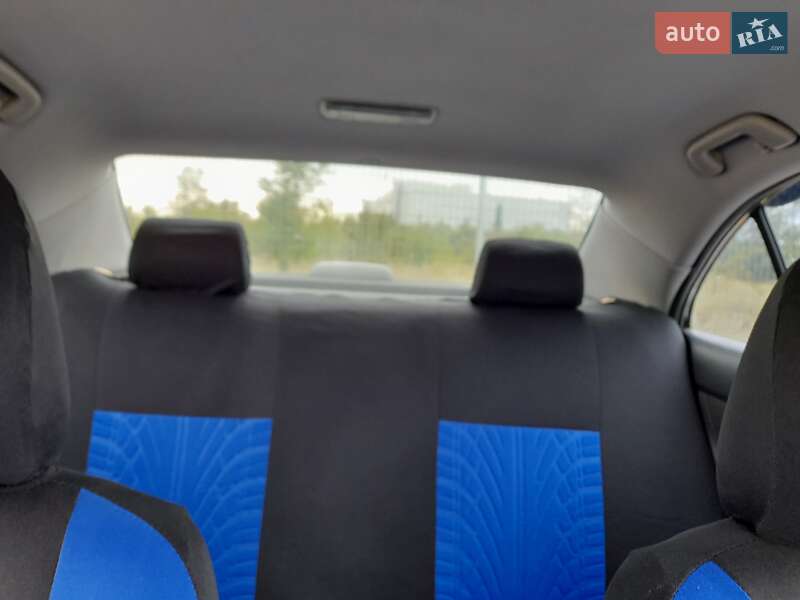 Седан Toyota Avensis 2003 в Запоріжжі