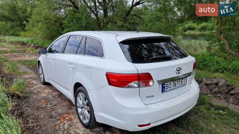 Универсал Toyota Avensis 2013 в Тернополе
