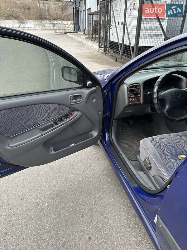 Седан Toyota Avensis 1997 в Запорожье