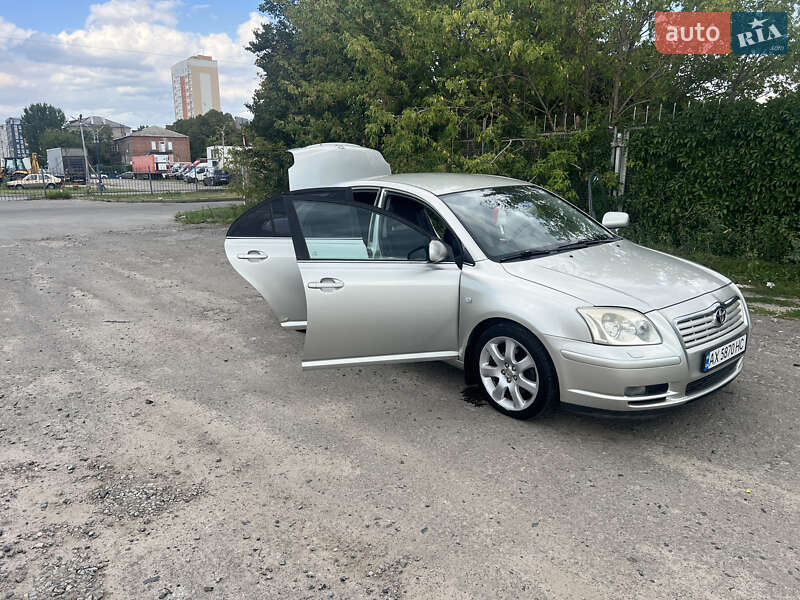 Седан Toyota Avensis 2003 в Харкові