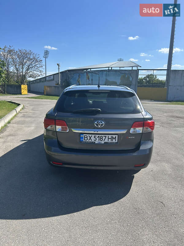 Універсал Toyota Avensis 2014 в Олександрії