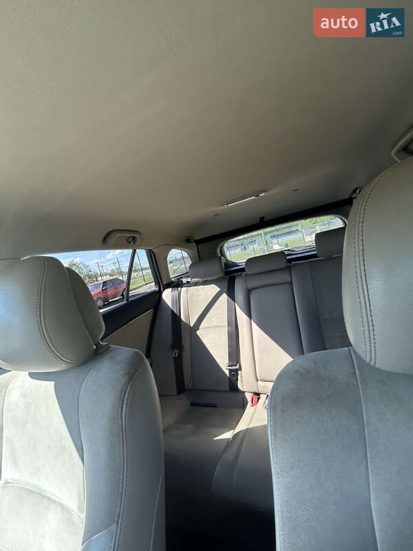 Універсал Toyota Avensis 2014 в Олександрії