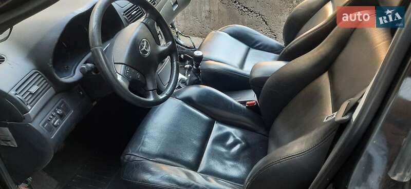 Універсал Toyota Avensis 2007 в Чернігові