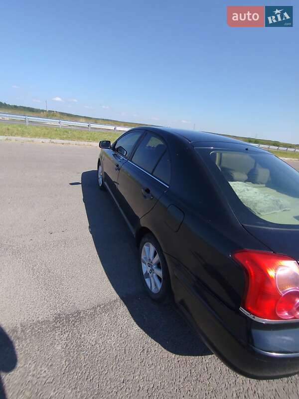 Лифтбек Toyota Avensis 2003 в Ковеле