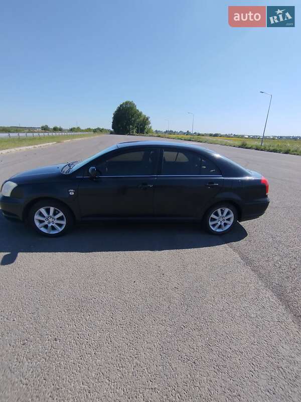 Лифтбек Toyota Avensis 2003 в Ковеле