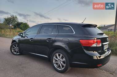 Универсал Toyota Avensis 2013 в Шостке