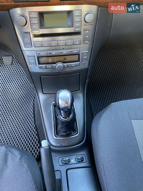 Седан Toyota Avensis 2007 в Виннице