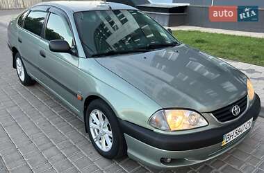 Ліфтбек Toyota Avensis 2000 в Одесі