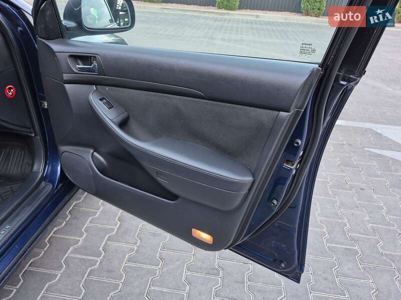 Универсал Toyota Avensis 2003 в Одессе