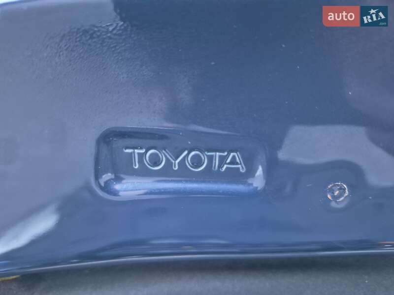 Универсал Toyota Avensis 2003 в Одессе