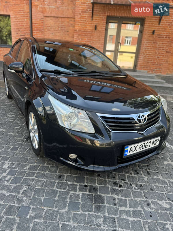 Toyota Avensis 2010
