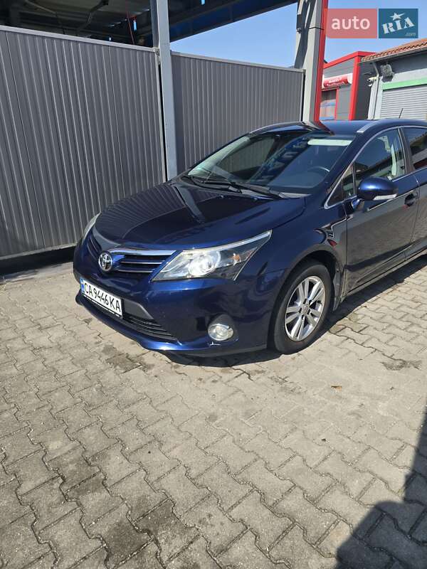 Универсал Toyota Avensis 2012 в Корсуне-Шевченковском