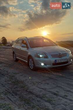 Универсал Toyota Avensis 2006 в Белой Церкви