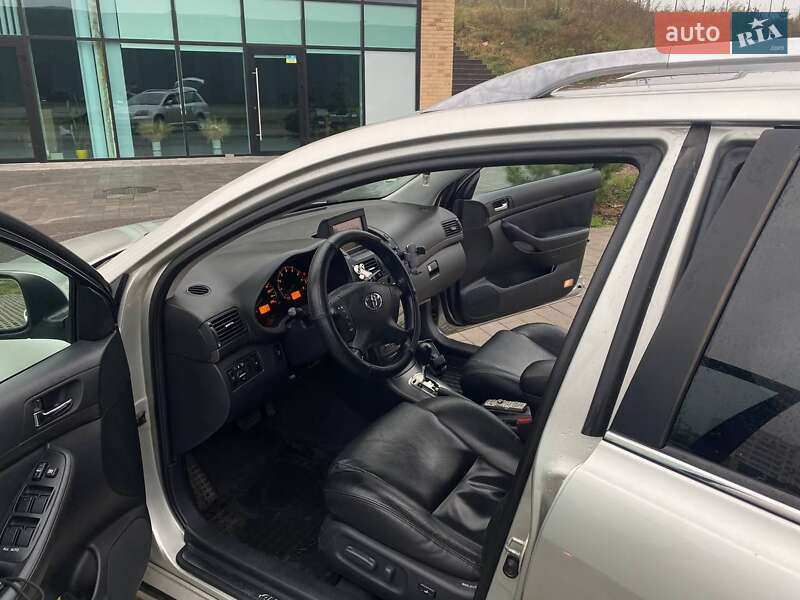 Универсал Toyota Avensis 2004 в Хмельницком