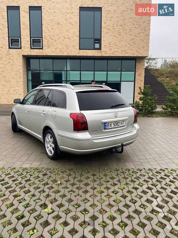 Универсал Toyota Avensis 2004 в Хмельницком