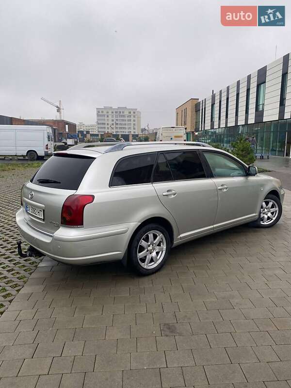 Универсал Toyota Avensis 2004 в Хмельницком