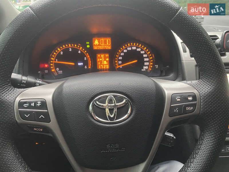Универсал Toyota Avensis 2010 в Киеве фото 6 Универсал Toyota Avensis 2010 в Киеве