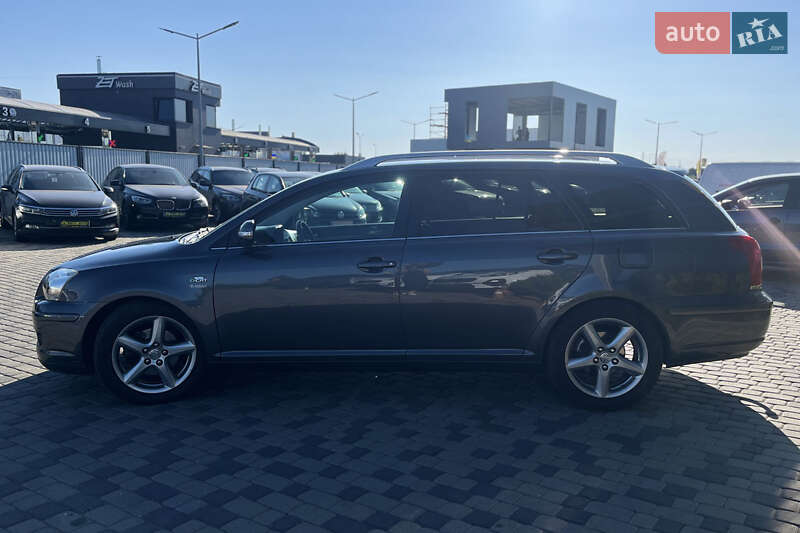 Універсал Toyota Avensis 2006 в Мукачевому