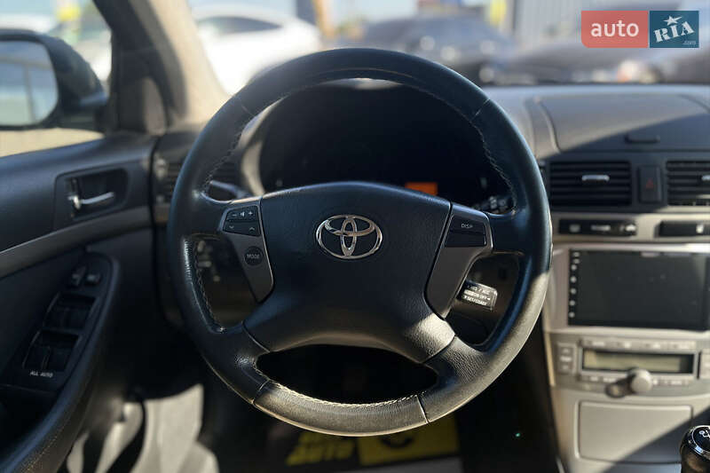 Універсал Toyota Avensis 2006 в Мукачевому