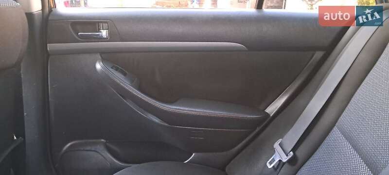 Седан Toyota Avensis 2007 в Хоросткові