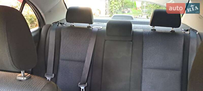 Седан Toyota Avensis 2007 в Хоросткові