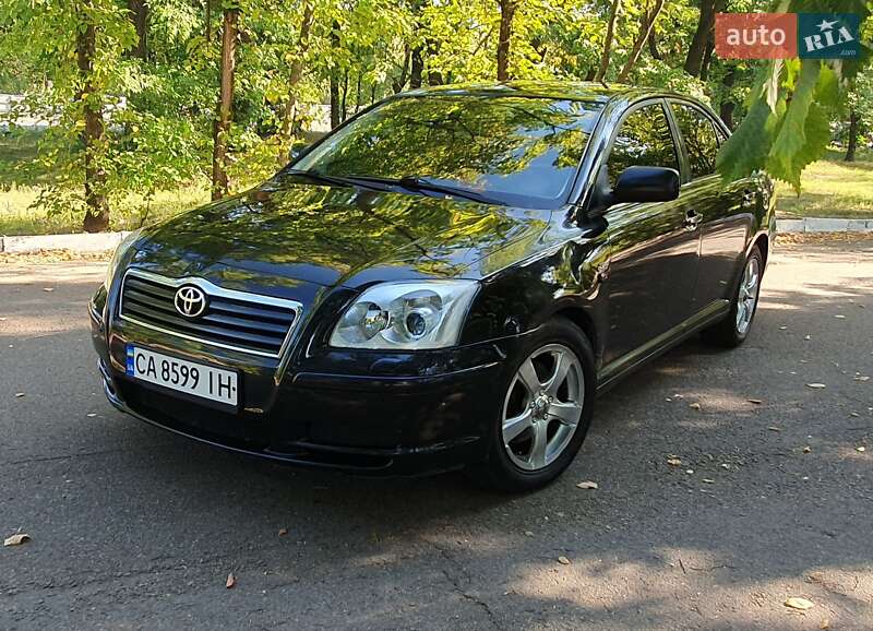 Седан Toyota Avensis 2004 в Черкассах