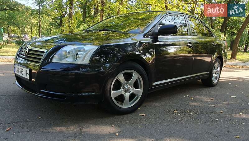 Седан Toyota Avensis 2004 в Черкассах