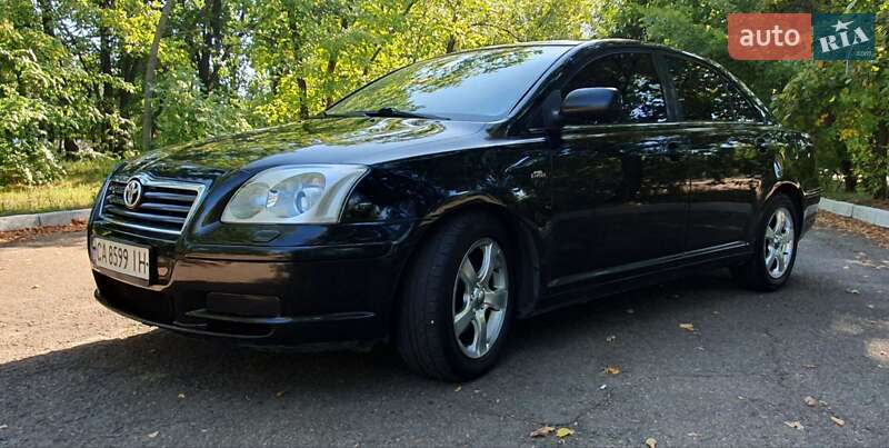 Седан Toyota Avensis 2004 в Черкассах