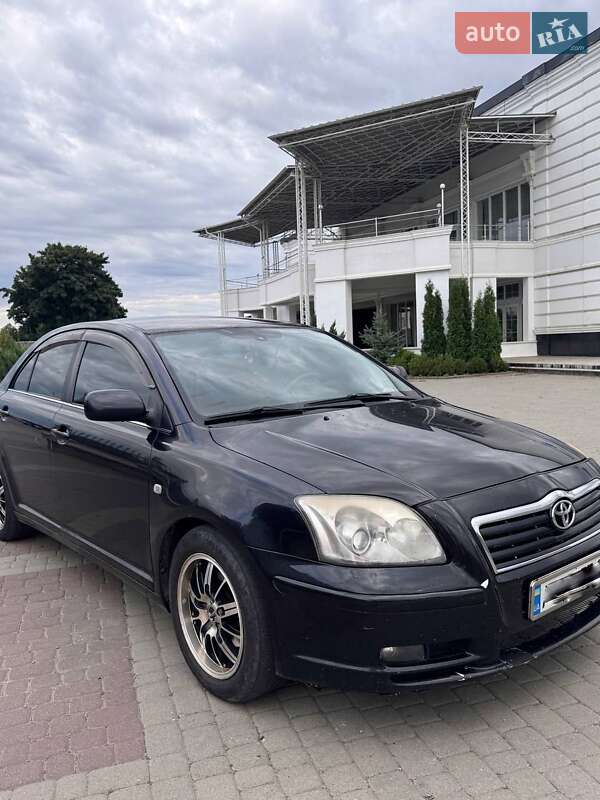 Седан Toyota Avensis 2003 в Снятине
