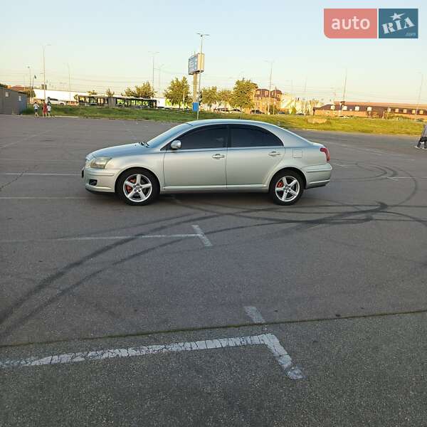 Лифтбек Toyota Avensis 2006 в Киеве