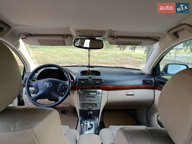 Универсал Toyota Avensis 2006 в Крыжополе