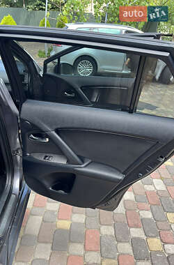 Универсал Toyota Avensis 2010 в Львове