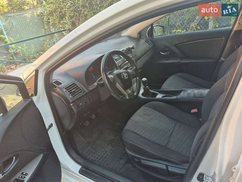 Седан Toyota Avensis 2011 в Одесі