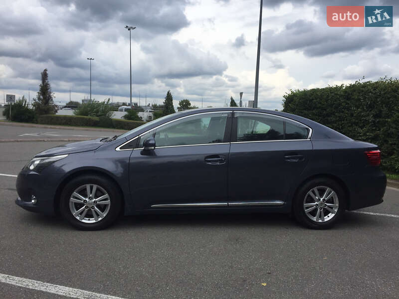 Седан Toyota Avensis 2012 в Киеве фото 5 Седан Toyota Avensis 2012 в Киеве