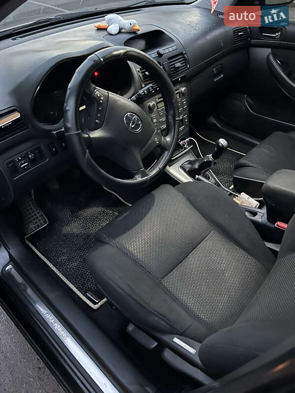 Універсал Toyota Avensis 2005 в Івано-Франківську