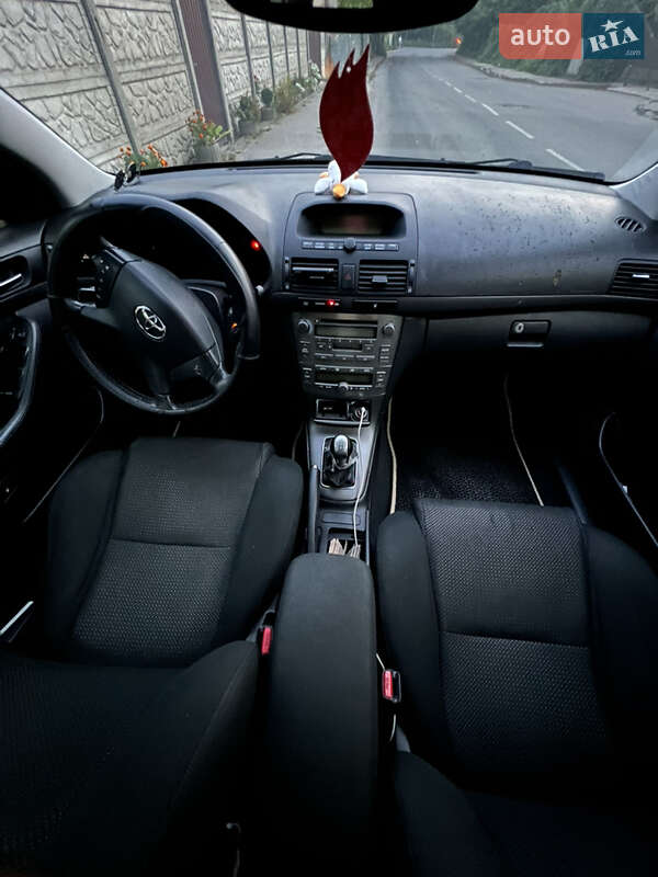 Універсал Toyota Avensis 2005 в Івано-Франківську