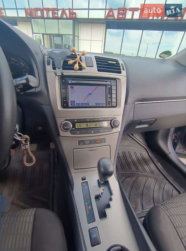 Универсал Toyota Avensis 2011 в Хмельницком