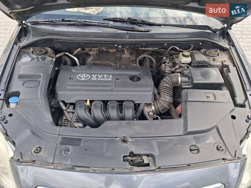 Универсал Toyota Avensis 2005 в Черкассах