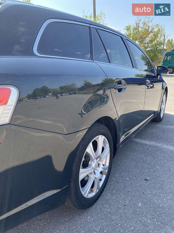 Универсал Toyota Avensis 2010 в Харькове