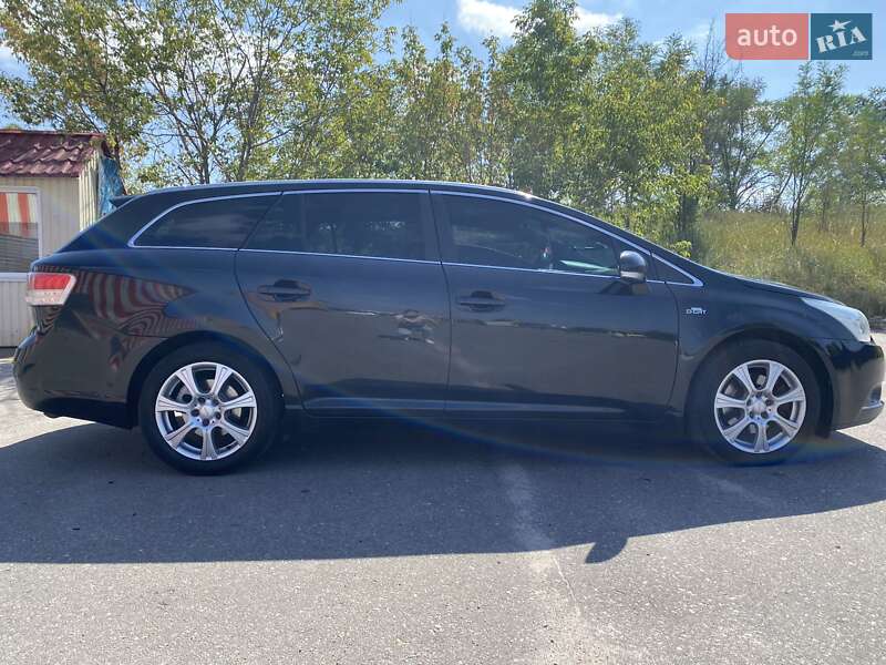 Универсал Toyota Avensis 2010 в Харькове