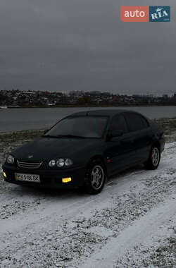 Седан Toyota Avensis 1998 в Хмельницком