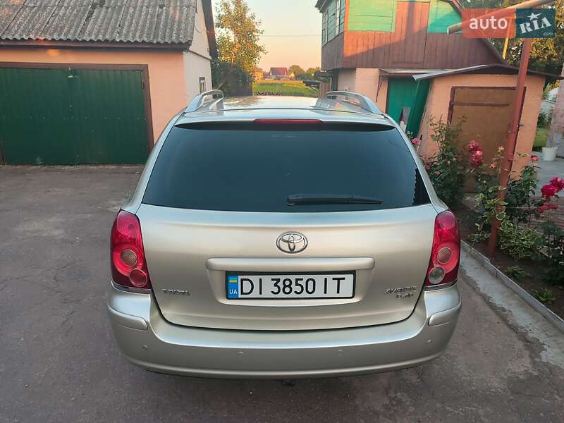 Универсал Toyota Avensis 2006 в Чернигове