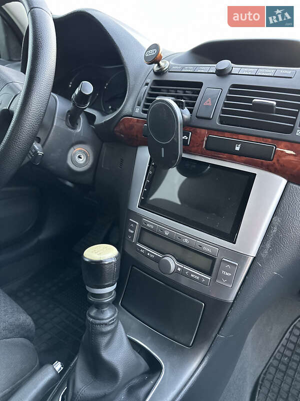 Универсал Toyota Avensis 2005 в Днепре