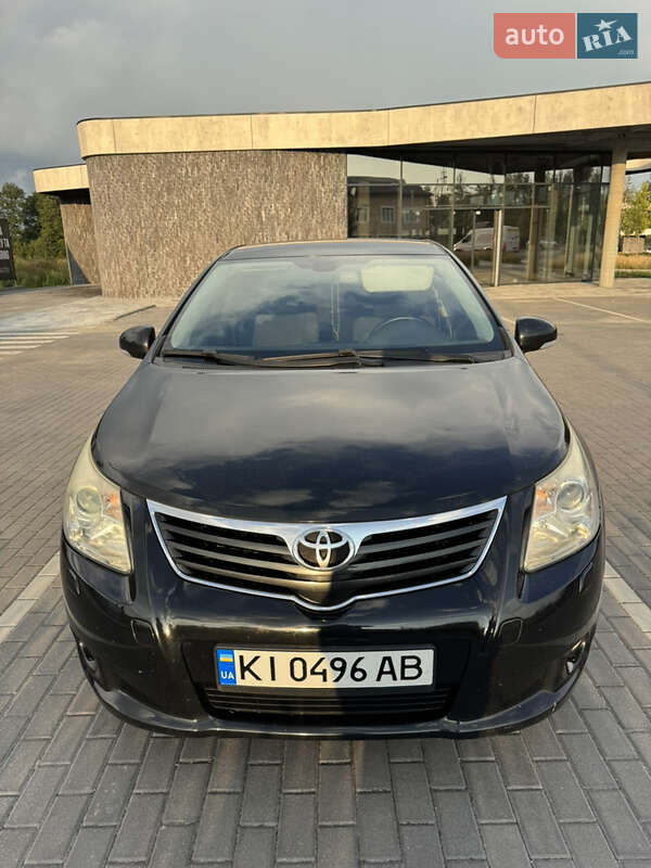 Toyota Avensis 2012