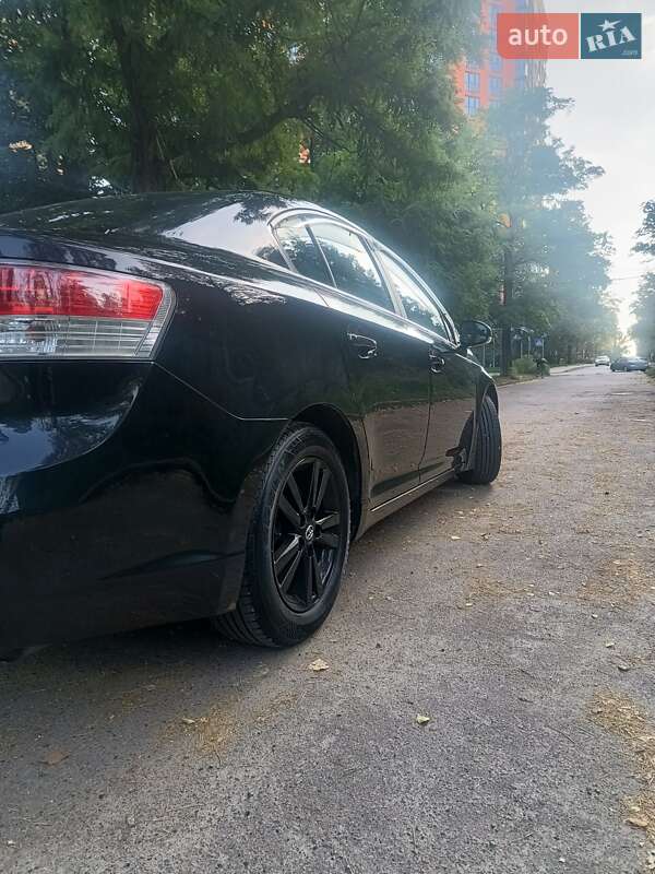 Седан Toyota Avensis 2011 в Василькове