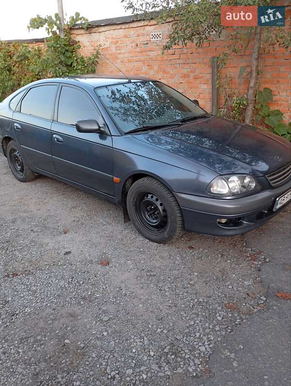 Toyota Avensis 1999