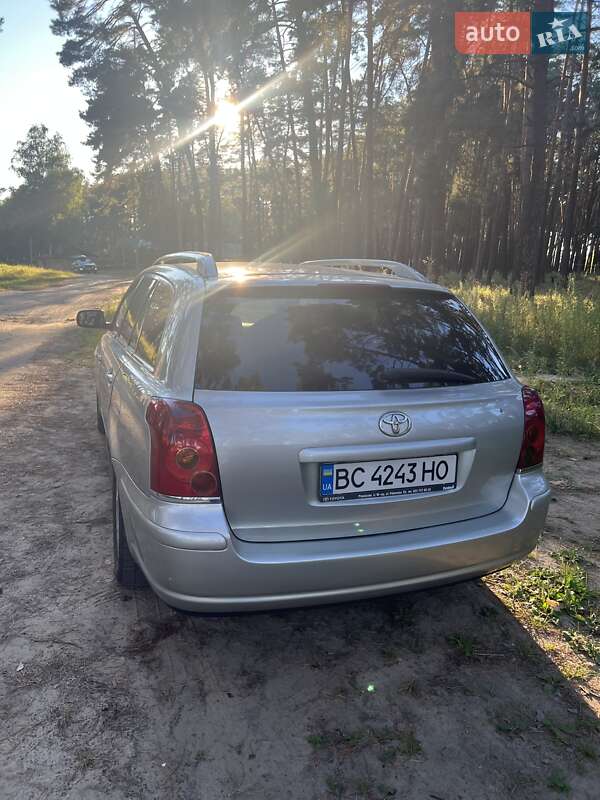 Универсал Toyota Avensis 2005 в Чернигове